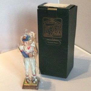 Baseball player statue